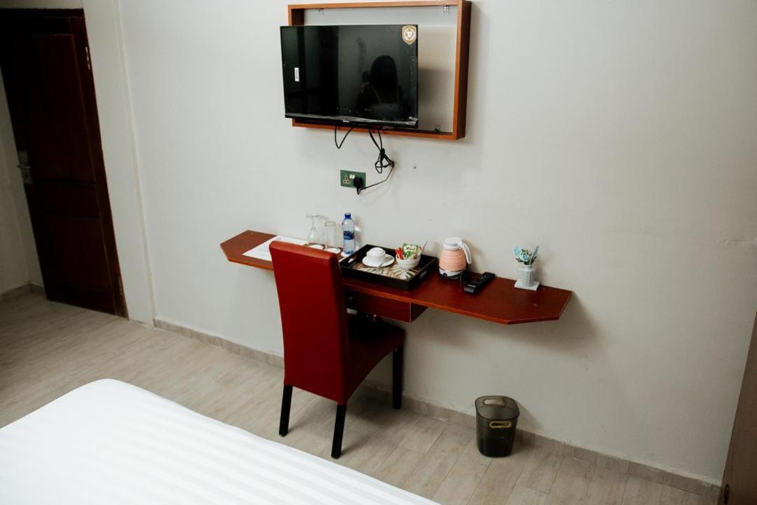 Ocean6 Hotel Kokrobite Exterior photo