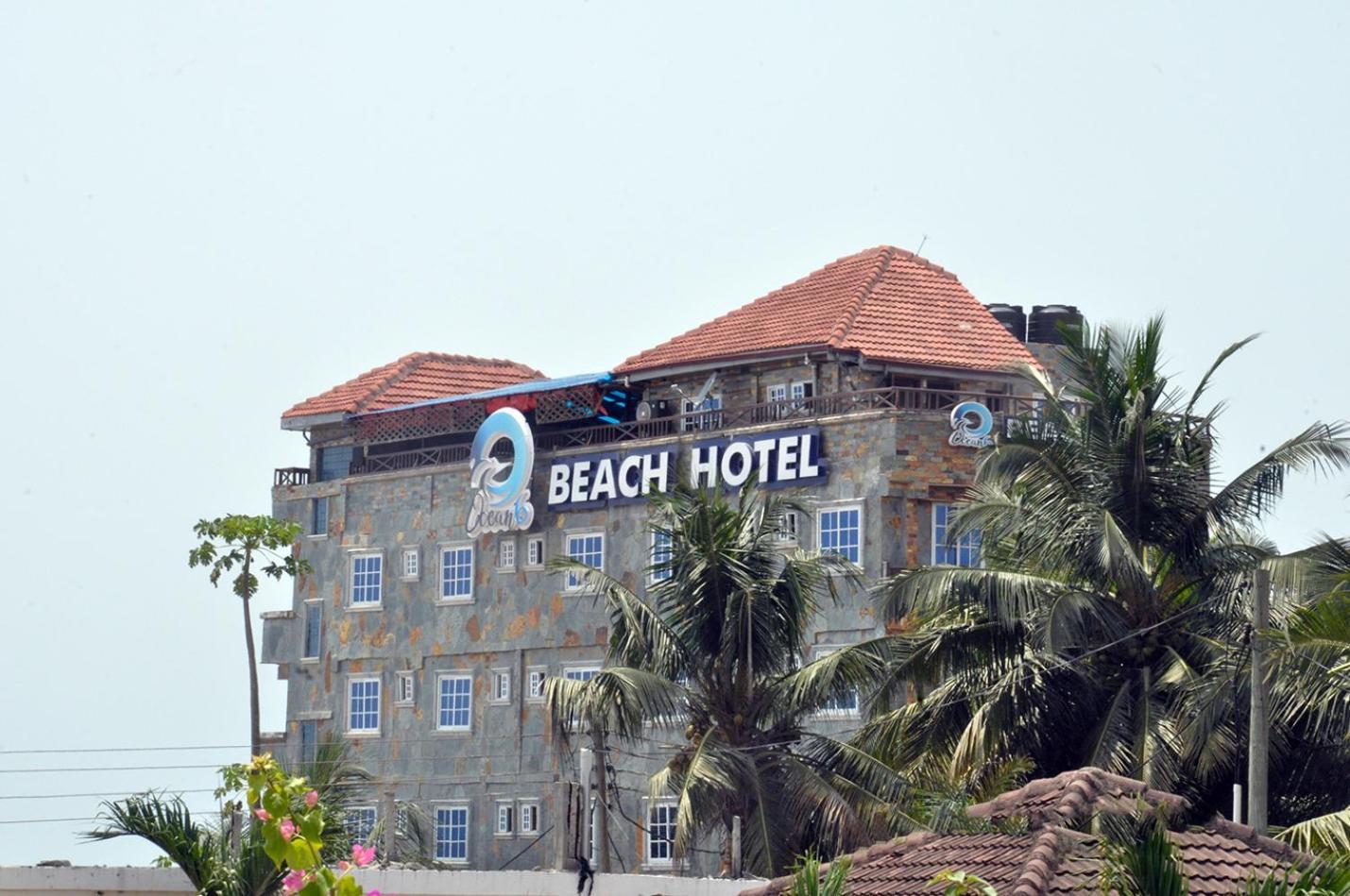 Ocean6 Hotel Kokrobite Exterior photo